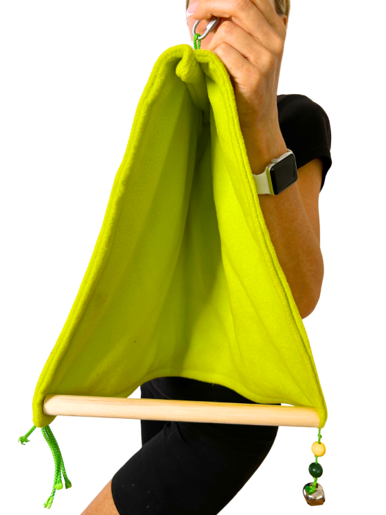 Mięciutka Jaskinia L z żerdką - dla średnich papug- z możliwością prania w pralce od ParrotPlanet.pl