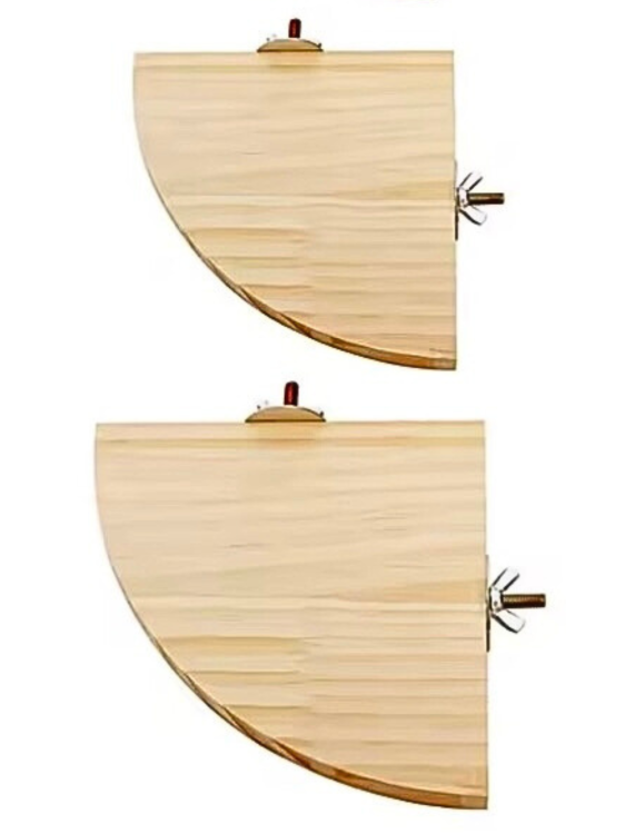 Drewniany stoliczek – idealne miejsce dla małych i średnich papug od parrotplanet.pl